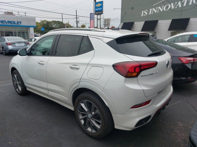 Used 2022 Buick Encore GX Preferred w/ Sport Touring Package FWD image 3