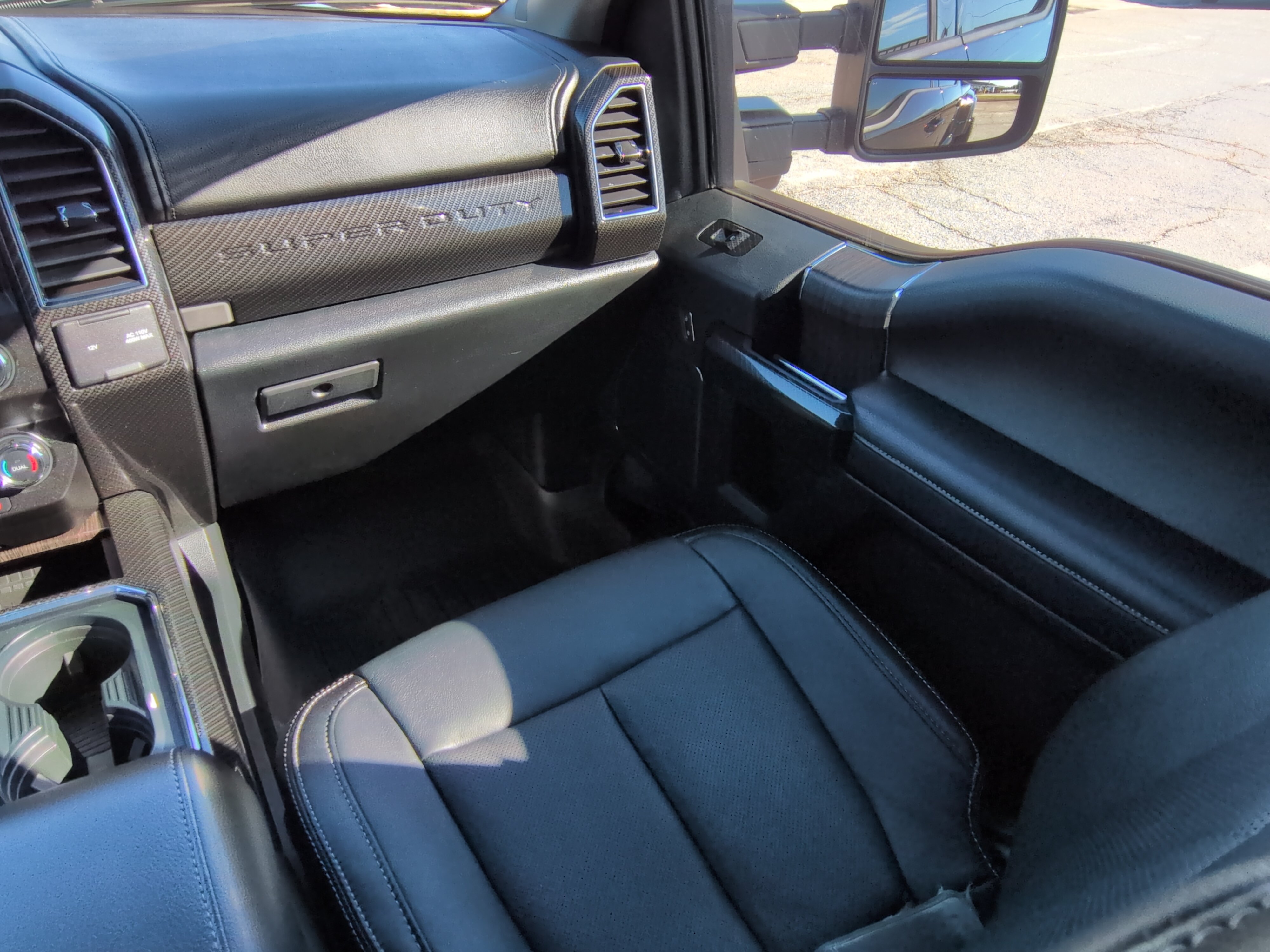 Used 2020 Ford F350 Lariat w/ Lariat Ultimate Package AWD/4WD image 15