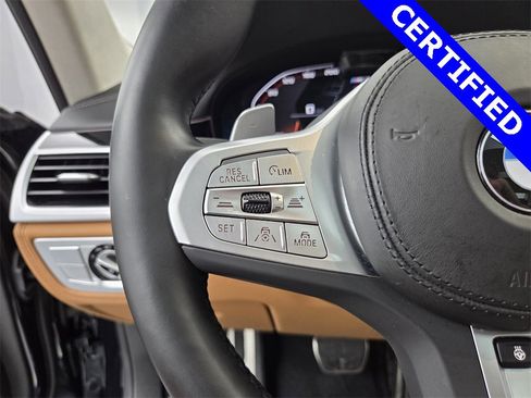 Certified 2022 BMW M760i xDrive w/ Luxury Rear Seating Package image 32