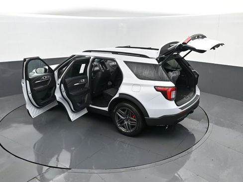 New 2026 Ford Explorer ST-Line w/ ST-Line Street Pack image 29