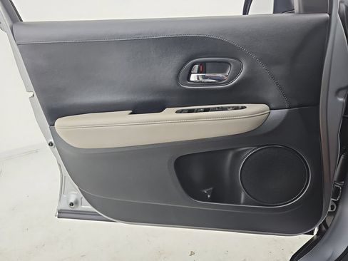 Used 2018 Honda HR-V LX image 31