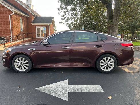 Used 2016 Kia Optima LX w/ Option Group 014 FWD image 10