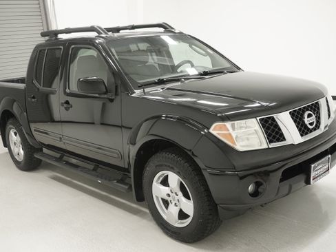 Used 2007 Nissan Frontier LE RWD image 3