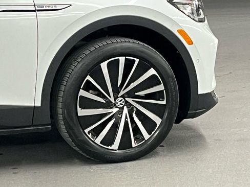 Used 2023 Volkswagen ID.4 Pro S Plus image 40