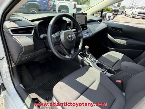 Used 2025 Toyota Corolla LE FWD image 14