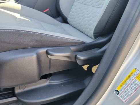 Used 2019 Chevrolet Equinox LS image 21