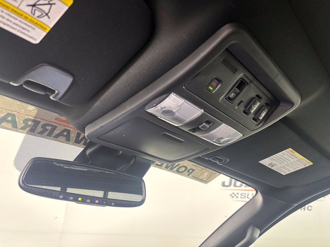 Used 2022 Nissan Titan PRO-4X w/ Pro-4x Convenience Package AWD/4WD image 25