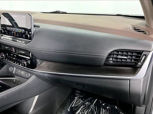 Used 2023 Nissan Rogue Platinum w/ Platinum Premium Package FWD image 16