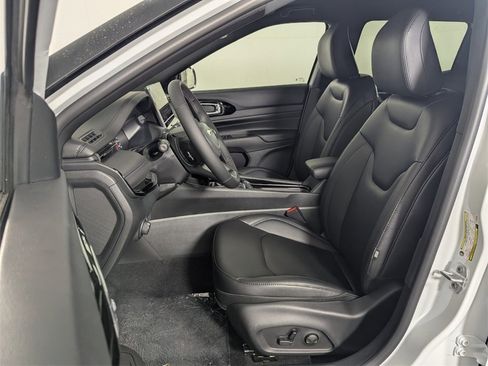 New 2026 Jeep Compass Limited image 11