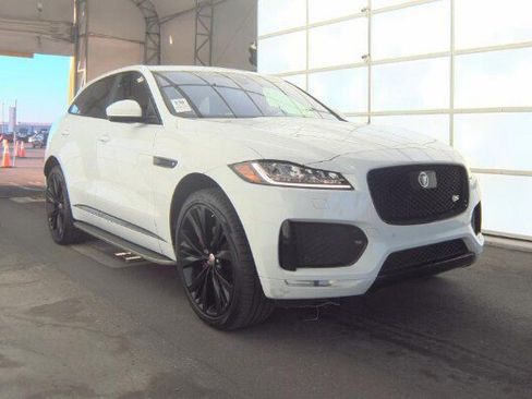 Used 2019 Jaguar F-PACE S image 2