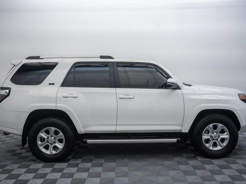 Used 2023 Toyota 4Runner SR5 Premium w/ Moonroof Package RWD image 4