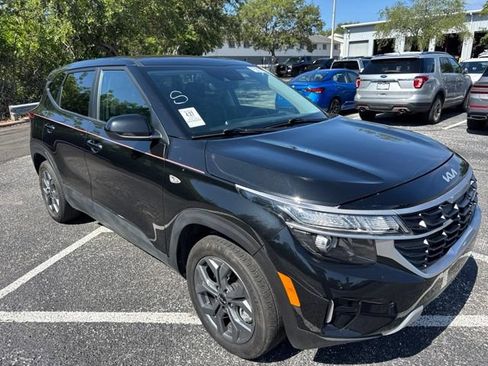 Used 2024 Kia Seltos LX AWD/4WD image 3