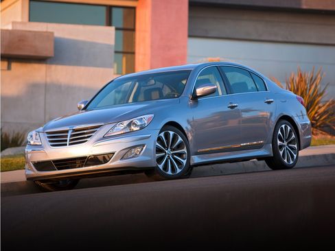 Used 2012 Hyundai Genesis 4.6 RWD image 1