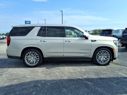 Used 2024 GMC Yukon Denali w/ Denali Reserve Package AWD/4WD image 6