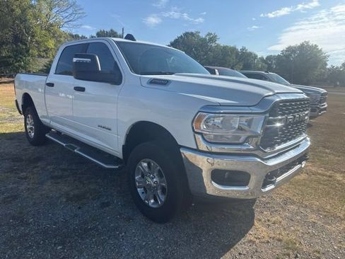 Used 2024 RAM 2500 Big Horn AWD/4WD image 2