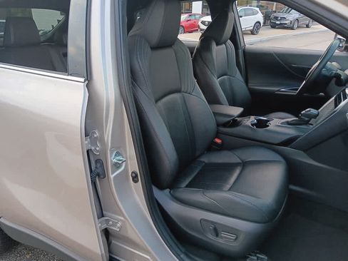 Used 2021 Toyota Venza XLE w/ Softex Package AWD/4WD image 19