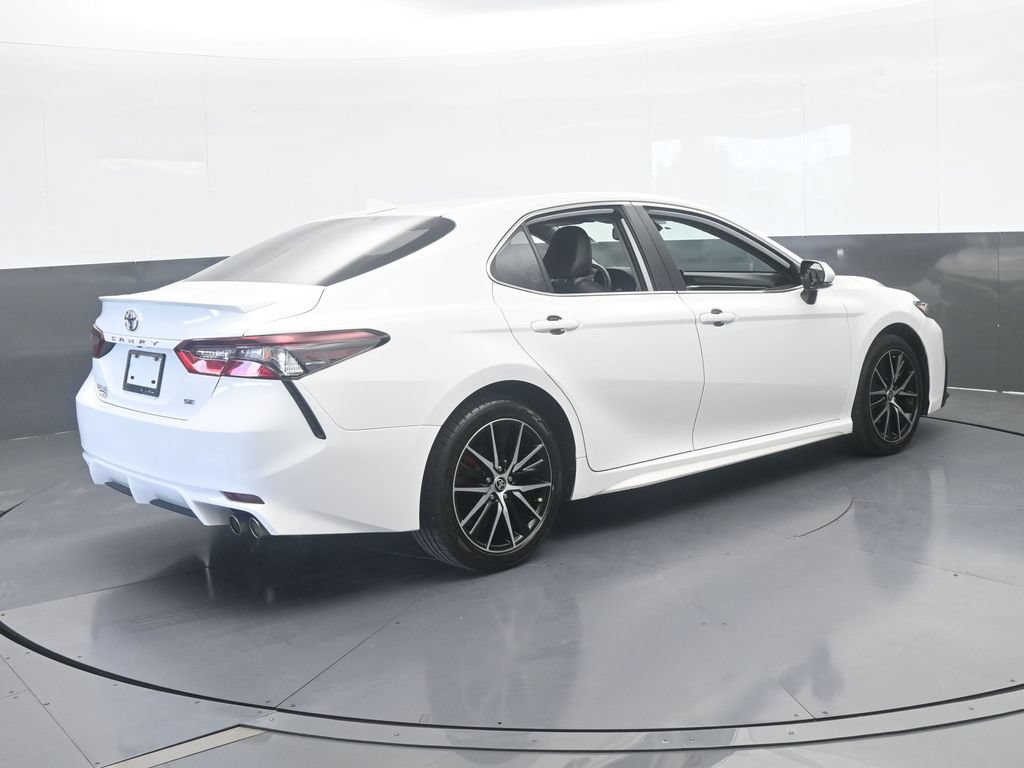 Used 2022 Toyota Camry SE w/ Convenience Package FWD image 6