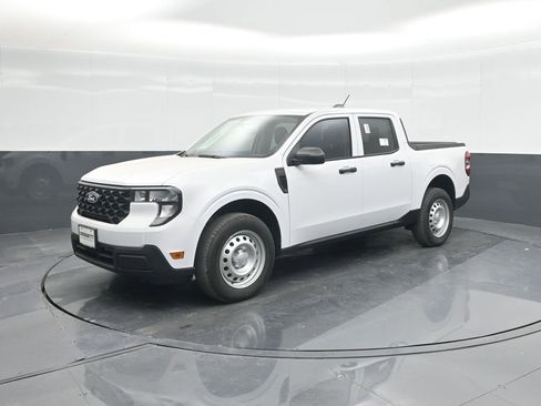 New 2025 Ford Maverick XL image 32