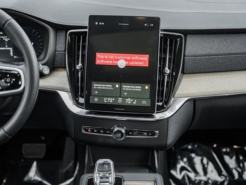 New 2026 Volvo XC90 B6 Plus w/ Protection Package Premier image 22