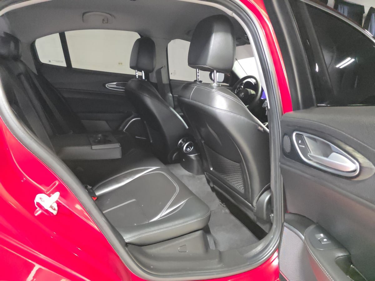 Used 2020 Alfa Romeo Giulia AWD w/ Cold Weather Package image 15