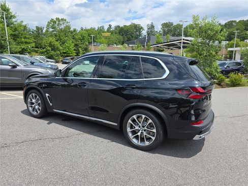 New 2026 BMW X5 xDrive50e w/ Climate Comfort Package AWD/4WD image 5