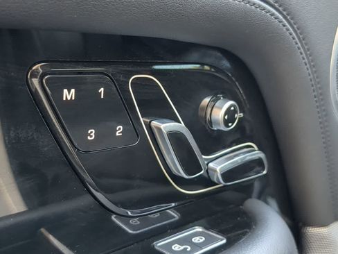 Used 2020 Land Rover Range Rover image 16