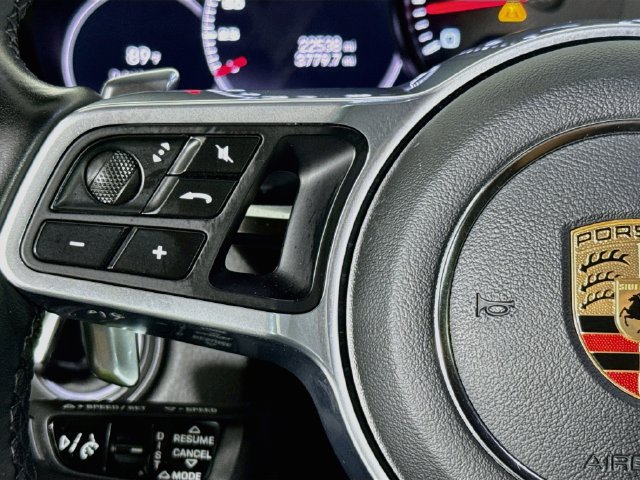 Used 2023 Porsche Cayenne AWD/4WD image 11