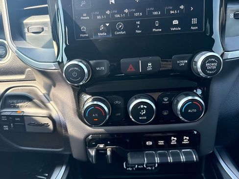 Used 2023 RAM 2500 Big Horn w/ Night Edition AWD/4WD image 19