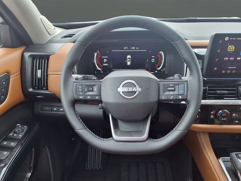 New 2026 Nissan Pathfinder Platinum image 50