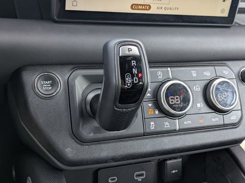 Certified 2024 Land Rover Defender 110 X-Dynamic SE image 17