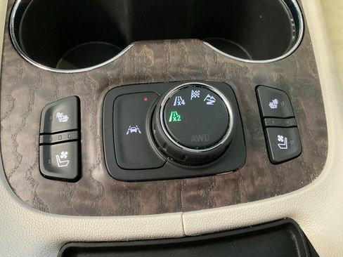 Used 2023 GMC Acadia Denali w/ Denali Technology Package AWD/4WD image 18