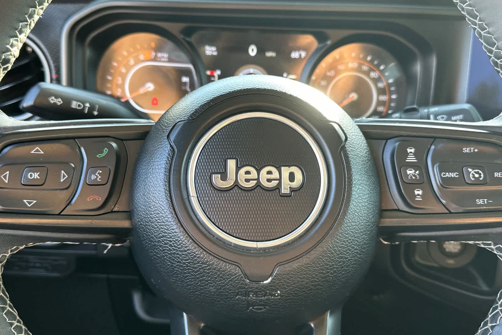 Used 2025 Jeep Wrangler Unlimited Rubicon AWD/4WD image 28