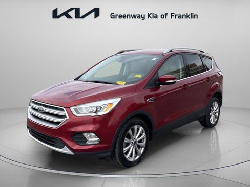 Used 2017 Ford Escape Titanium image 3
