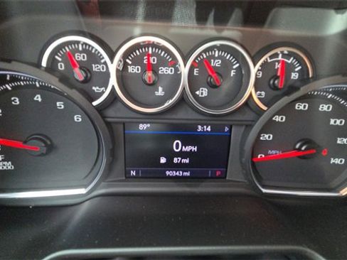 Used 2021 Chevrolet Tahoe LT w/ LT Signature Package image 9