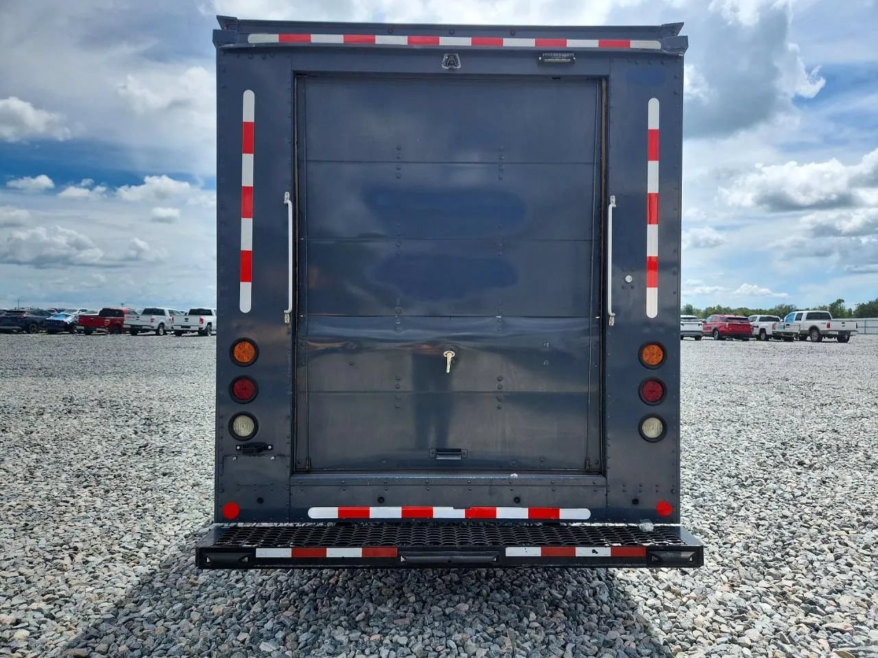 Used 2021 Ford Transit 350 178 DRW RWD image 3