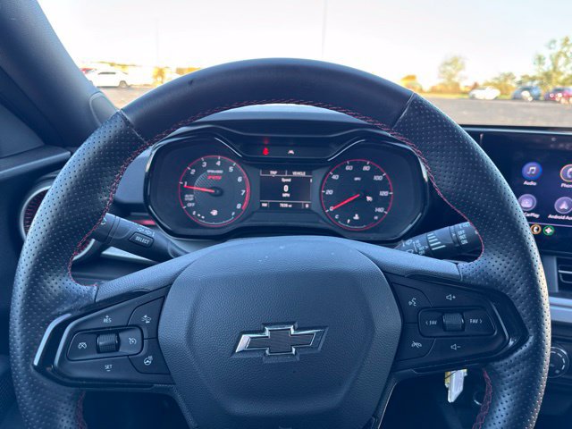 Used 2024 Chevrolet Trax RS w/ Sunroof Package FWD image 8