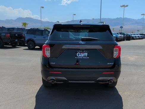 Used 2022 Ford Explorer XLT w/ Equipment Group 202A AWD/4WD image 4