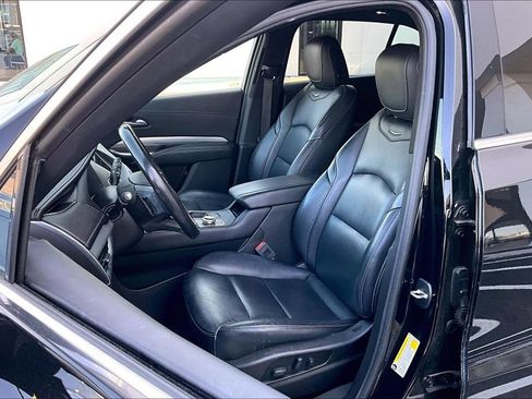 Used 2021 Cadillac XT4 Premium Luxury w/ Cold Weather Package AWD/4WD image 33