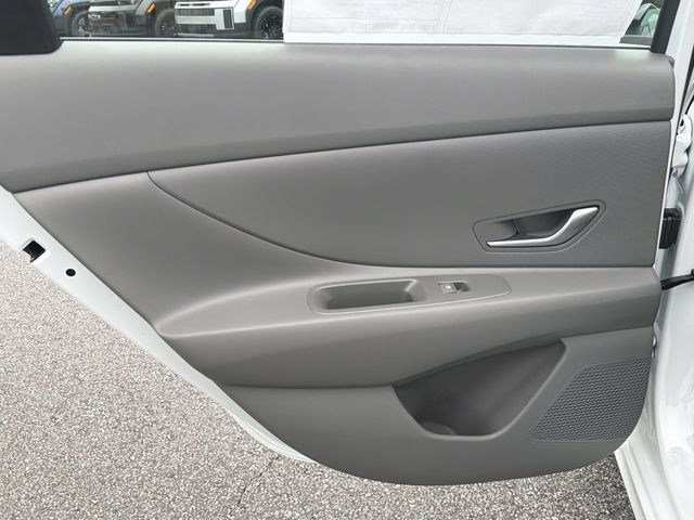 New 2026 Hyundai Elantra Hybrid FWD image 23