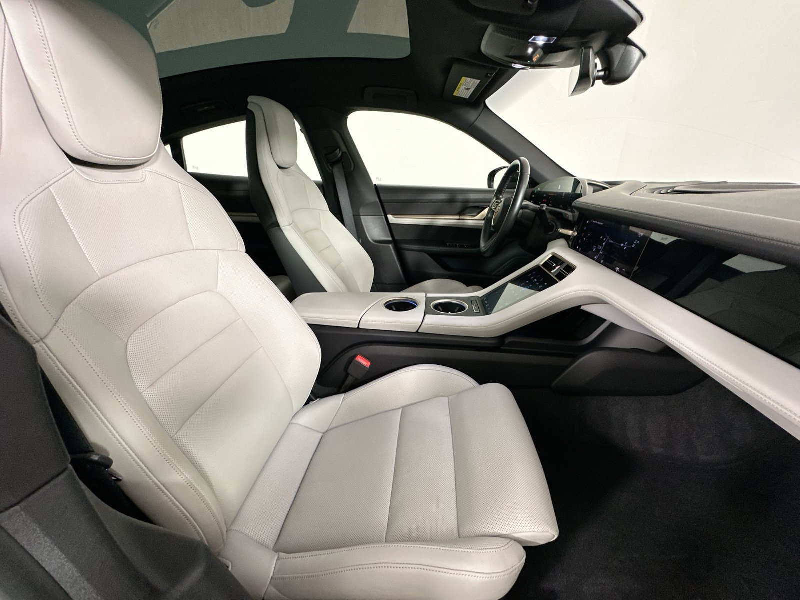 Used 2021 Porsche Taycan 4S w/ Premium Package AWD/4WD image 44