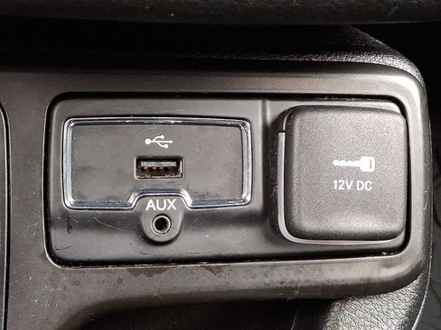 Used 2020 Jeep Renegade Latitude AWD/4WD image 25
