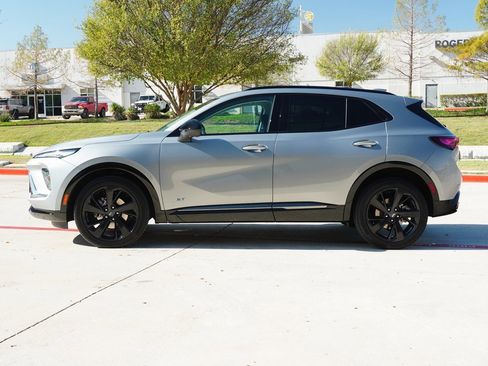 Used 2025 Buick Envision Sport Touring image 2