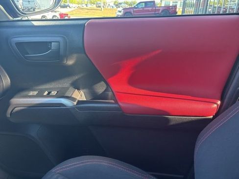 Used 2022 Toyota Tacoma SR5 image 17