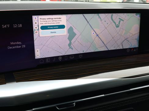 Certified 2025 Cadillac Escalade ESV Luxury image 33