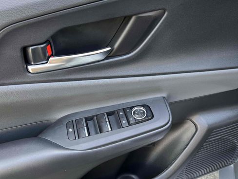 Used 2024 Toyota Prius XLE image 32