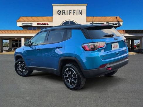 Used 2024 Jeep Compass Trailhawk AWD/4WD image 9