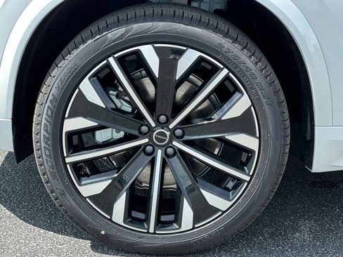 New 2026 Volvo XC90 B5 Plus w/ Protection Package AWD/4WD image 27