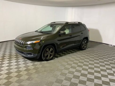 Used 2016 Jeep Cherokee 75th Anniversary FWD image 12