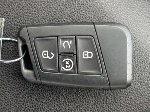 Used 2024 Volkswagen Jetta SE FWD image 30