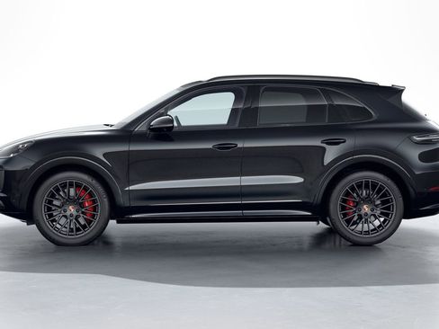 Certified 2023 Porsche Cayenne GTS image 3